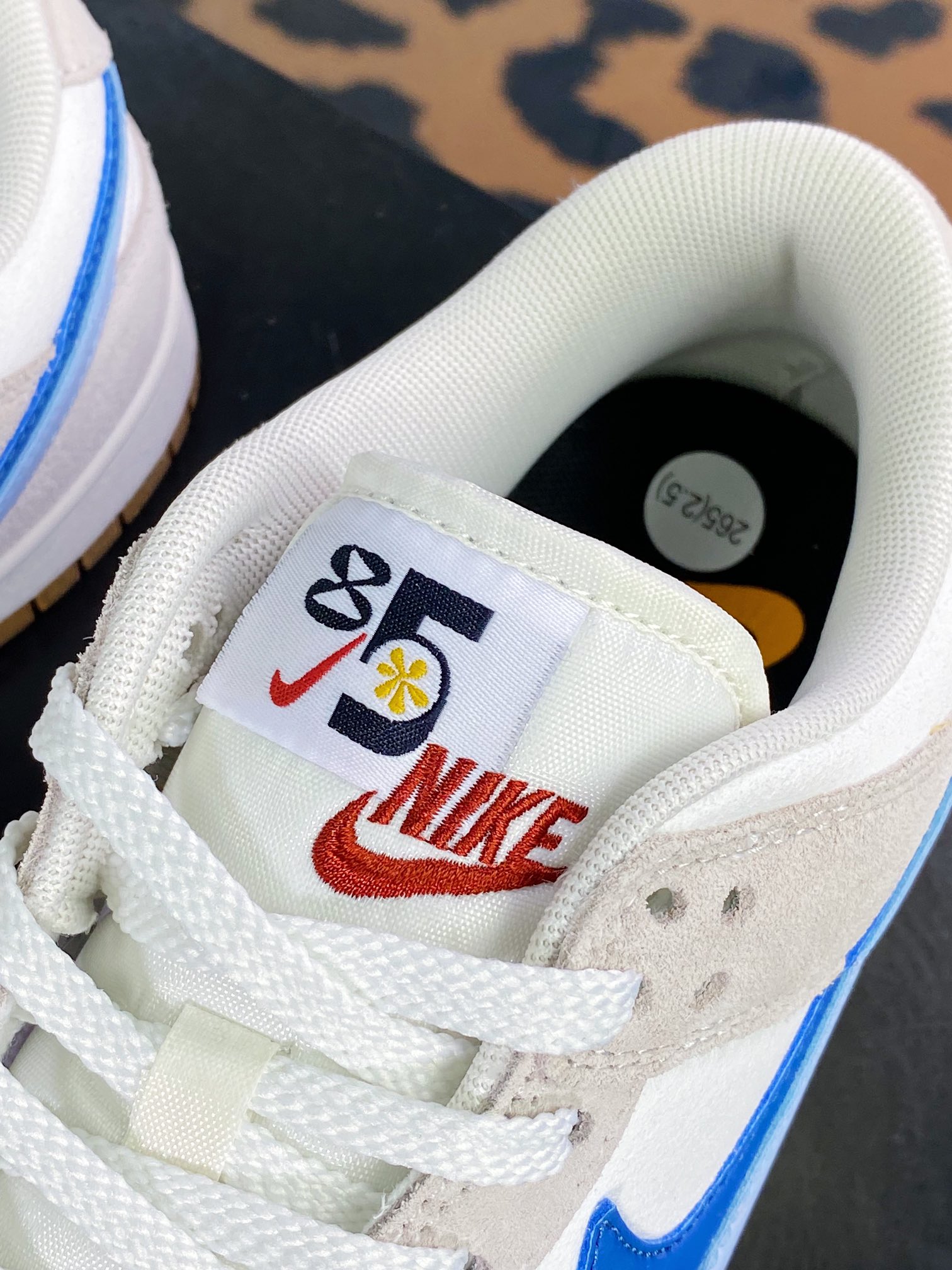 200 SB Dunk Low SE"85 Grey Blue"扣篮系列低帮休闲运动滑板板鞋“麂皮灰蓝双钩”DO9457-100