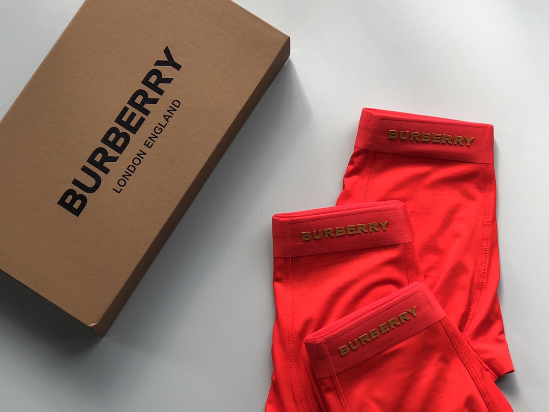 BURBERRY（巴宝莉）码：L一3XL 专柜最新款，绝对的原单品质，无缝切割工艺 科学配 92%莫代尔