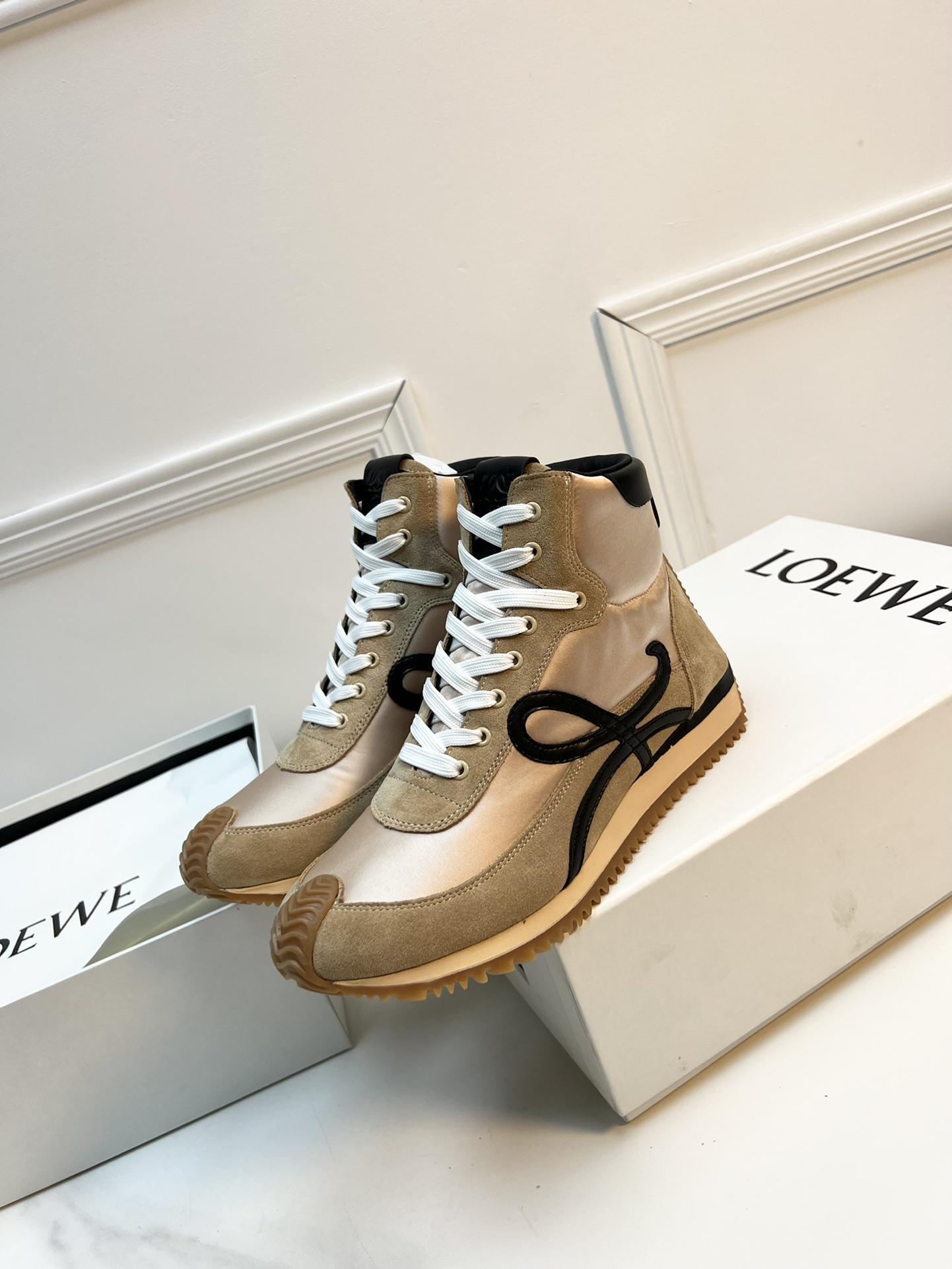LOEWE Zapatillas altas estilo pareja Zapatos de entrenamiento moral Zapatos Forrest 2022 contador simultáneo …