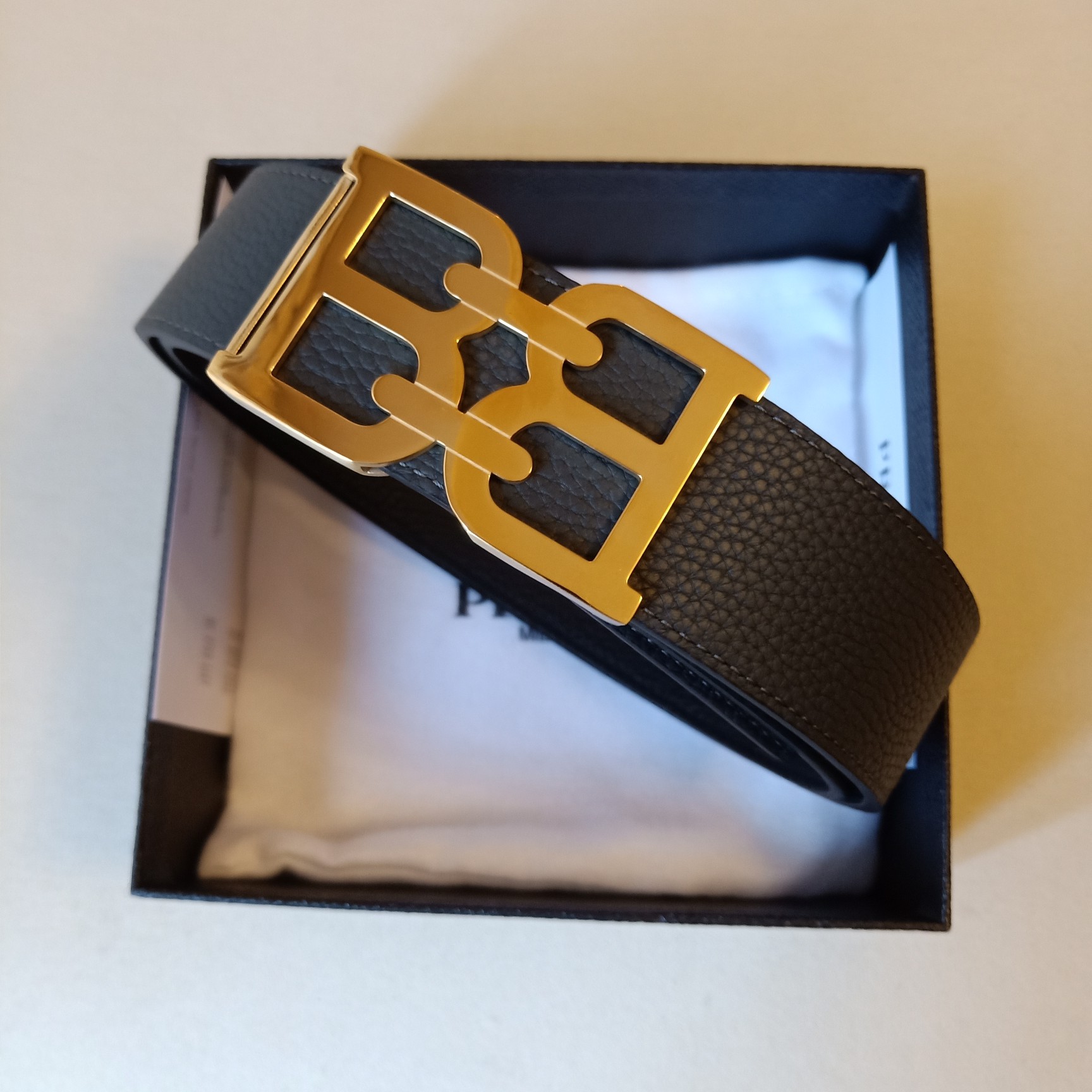 品牌:巴利尺寸:带宽38mm正品尺寸