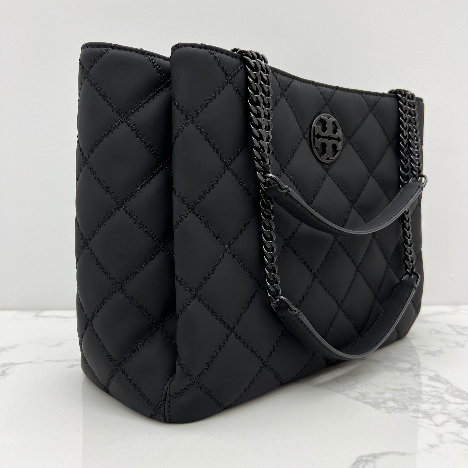 Tory Burch ～142312#最新款 手提包 单肩包 磨沙皮 菱格车线工艺 袋口有磁扣 内部三袋分区