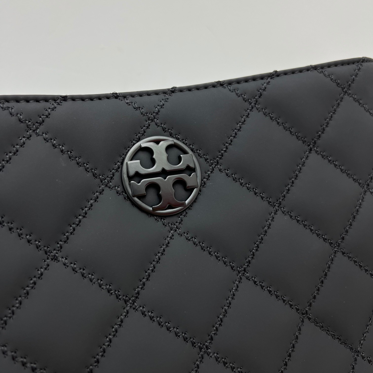 Tory Burch ～142312#最新款 手提包 单肩包 磨沙皮 菱格车线工艺 袋口有磁扣 内部三袋分区