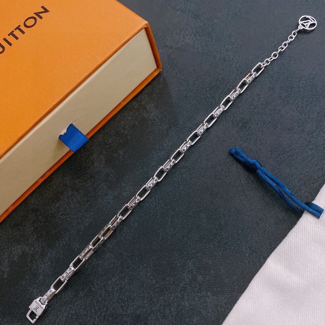 Louis Vuitton Jewelry Bracelet Unisex Vintage Chains