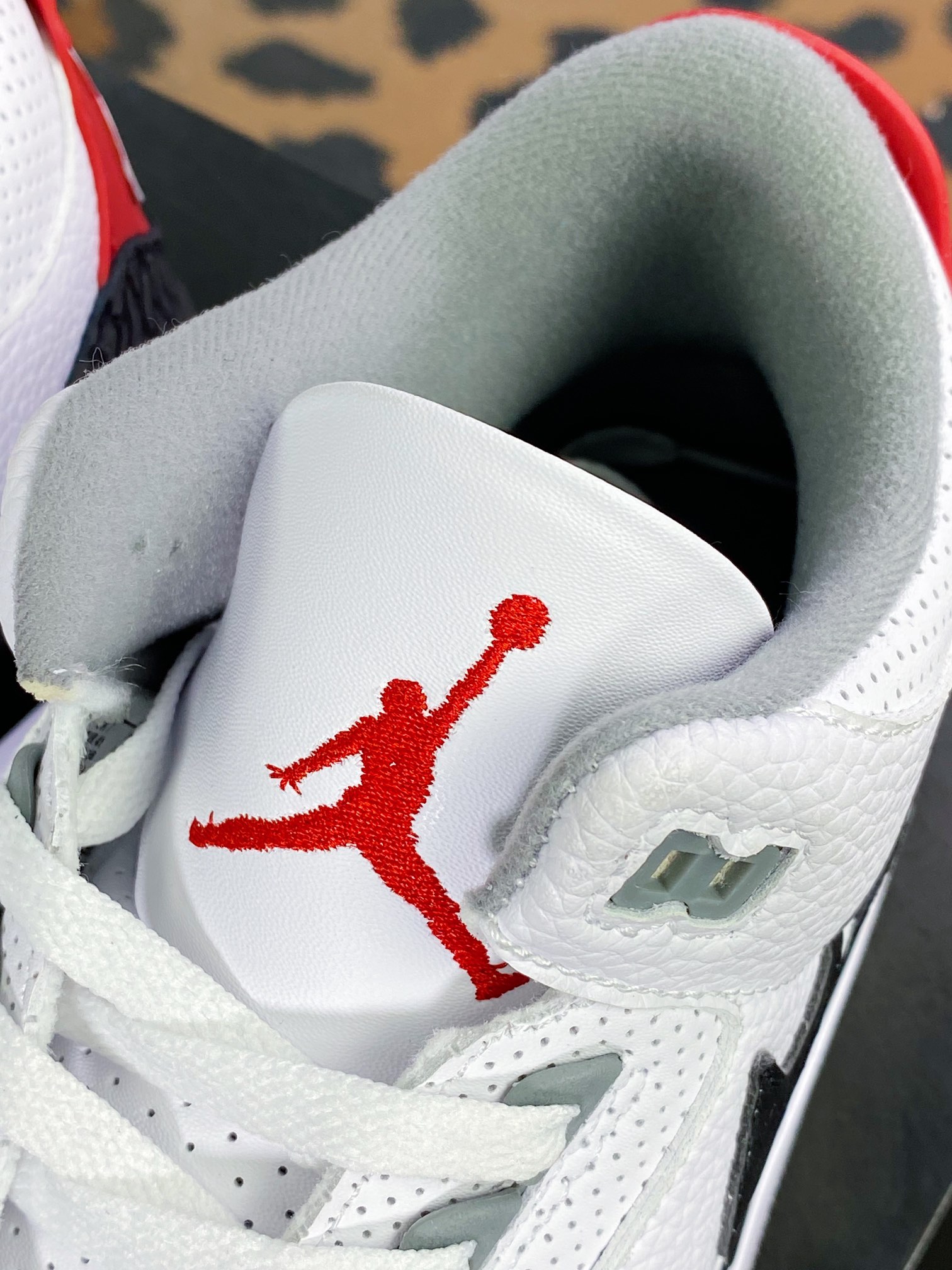 300 Air Jordan 3 Retro NRG”Tinker ”迈克尔·乔丹AJ3代中帮篮球鞋“手稿白水泥钩子 ”AQ3835-160