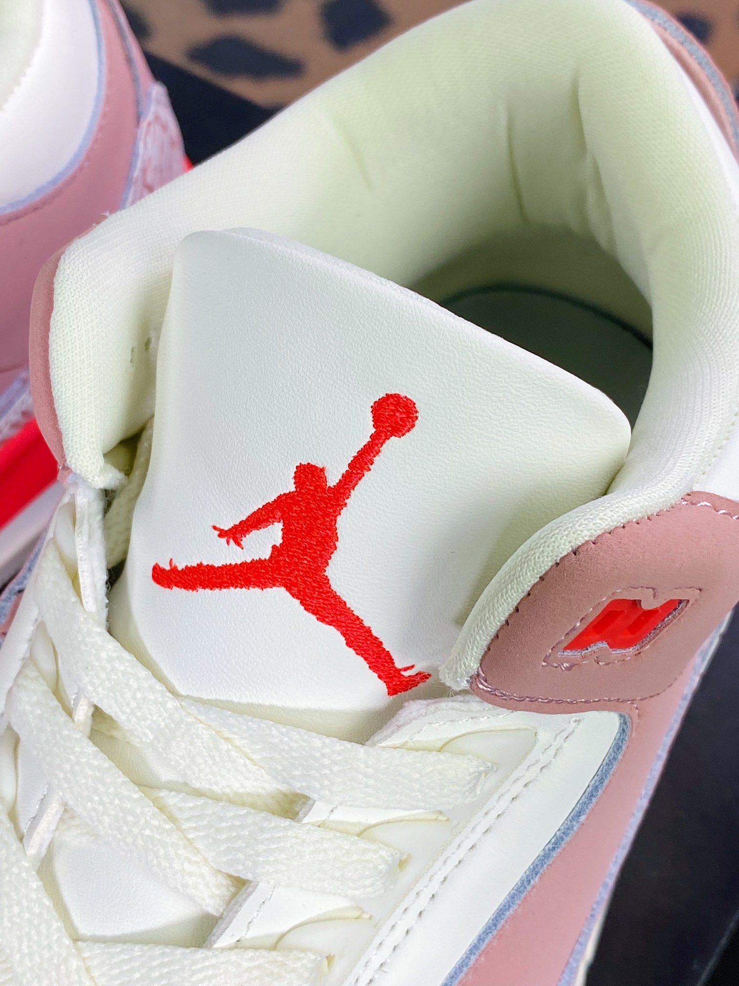 300 Wmns Air Jordan 3 Retro”Rust Pink”迈克尔·乔丹AJ3代中帮篮球鞋CK9246-600