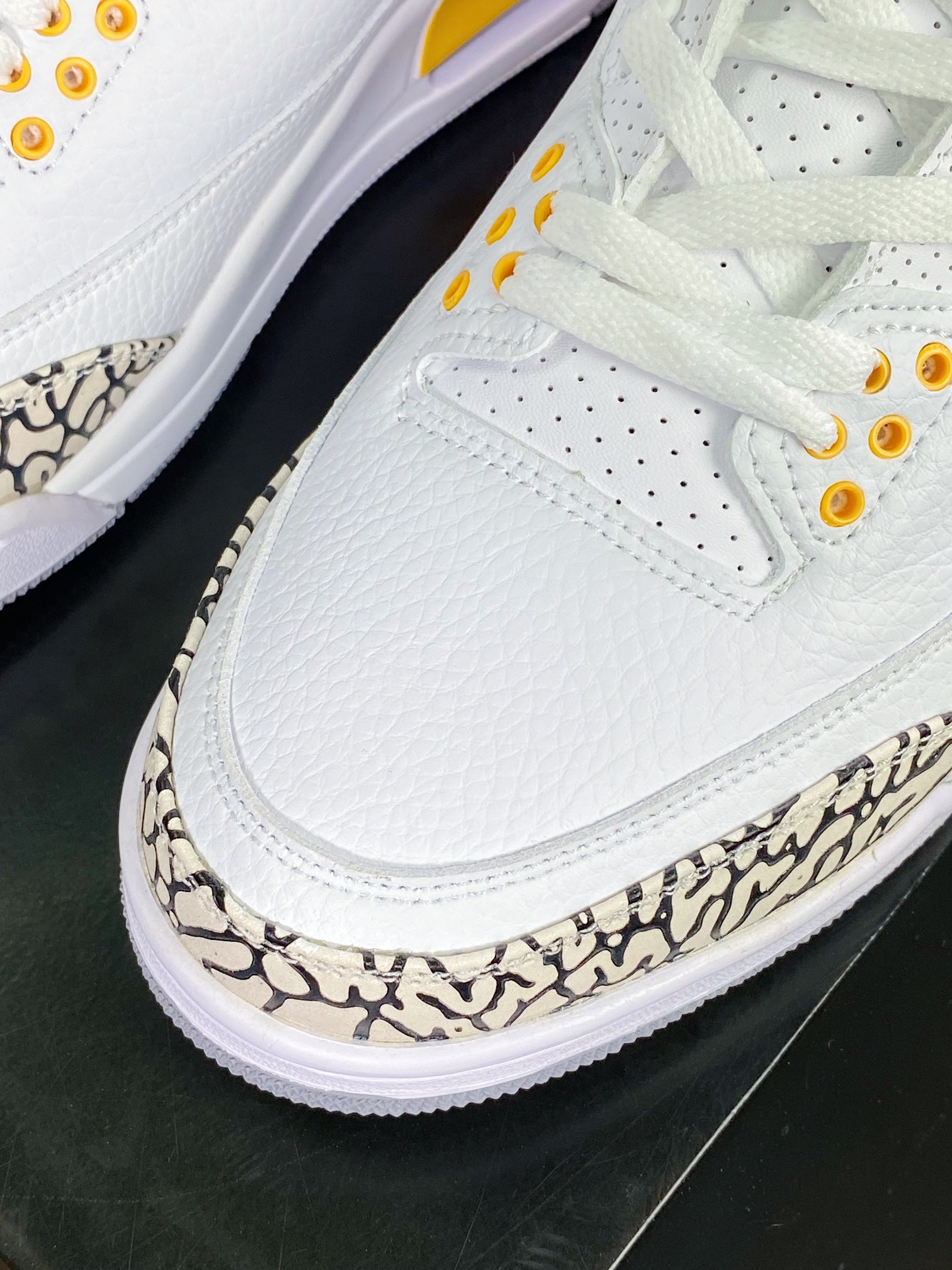 300 Wmns Air Jordan 3 Retro”Laser Orange”迈克尔·乔丹AJ3代中帮篮球鞋CK9246-108
