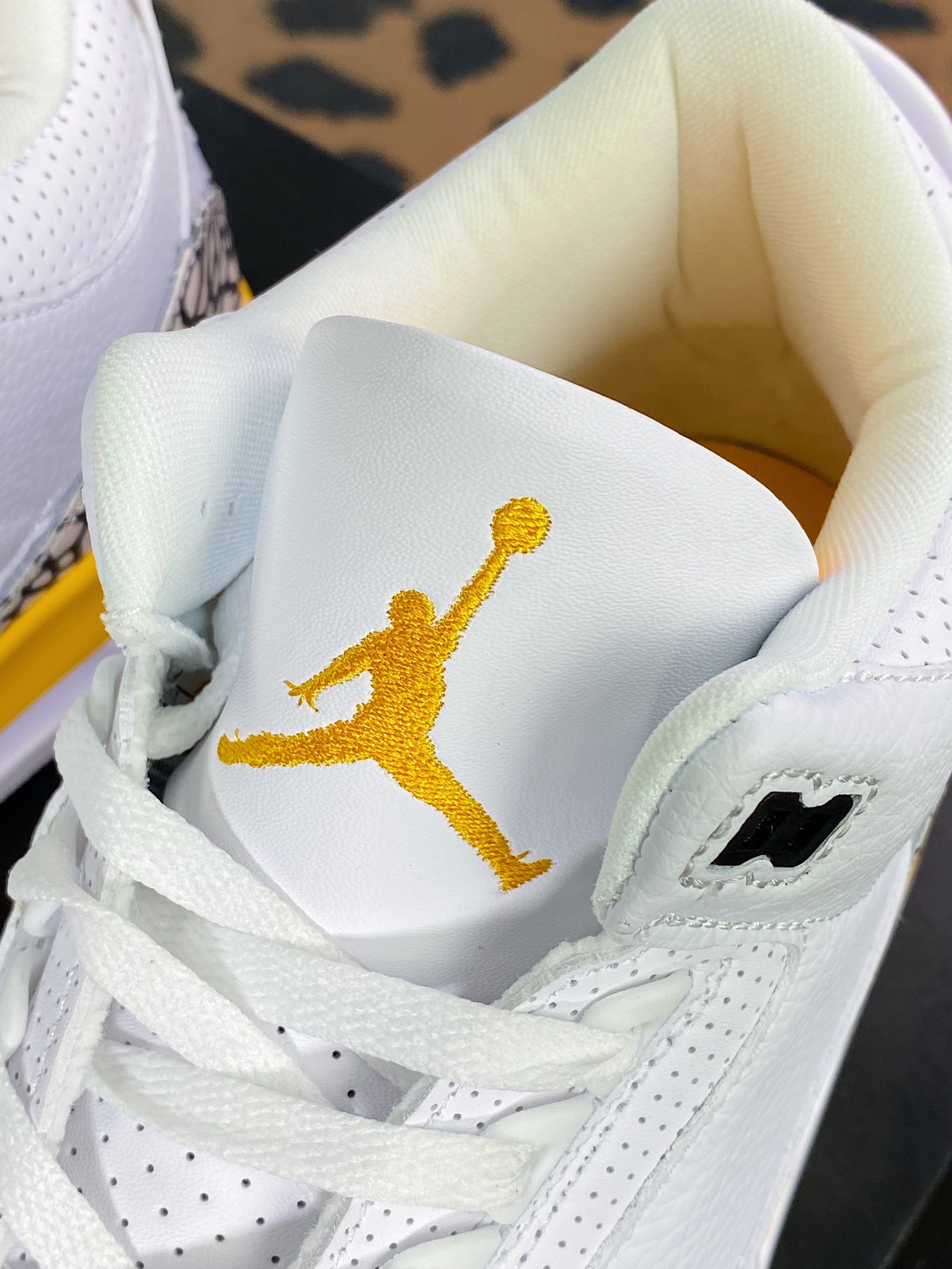 300 Wmns Air Jordan 3 Retro”Laser Orange”迈克尔·乔丹AJ3代中帮篮球鞋CK9246-108