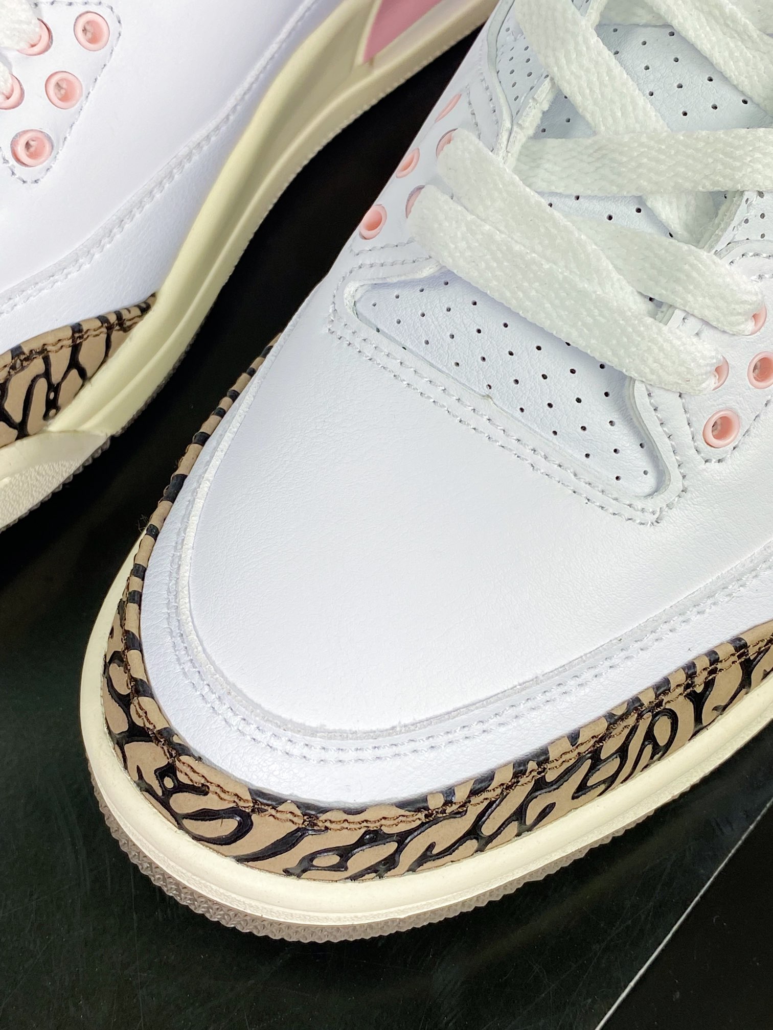 300 Wmns Air Jordan 3 Retro”Atmosphere”迈克尔·乔丹AJ3代中帮CK9246-102