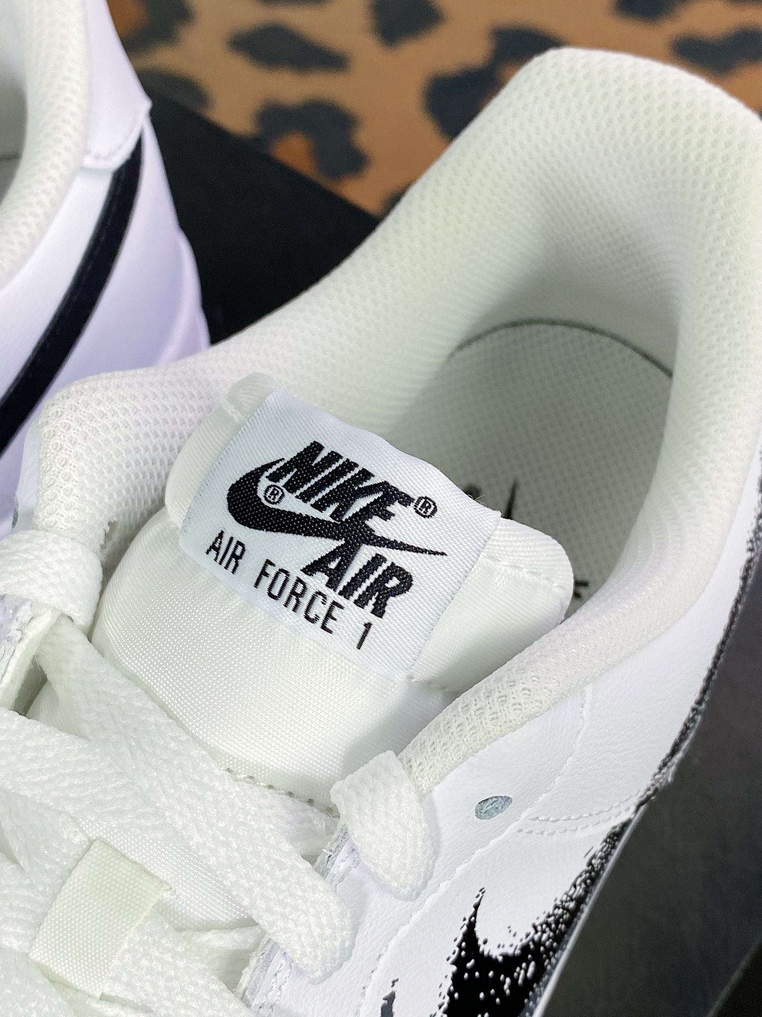 200 Air Force 1'07 Low”Spray Paint Swoosh”空军一号经典低帮百搭休FD0660-100