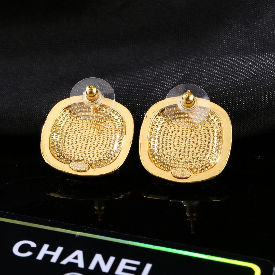 Chanel 复古金属中古耳环 简约风格超级大气 小香双c耳钉 代购级别 黄铜材质
