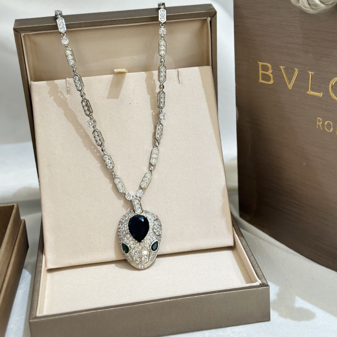Bvlgari Jewelry Necklaces & Pendants Platinum Set With Diamonds Fashion