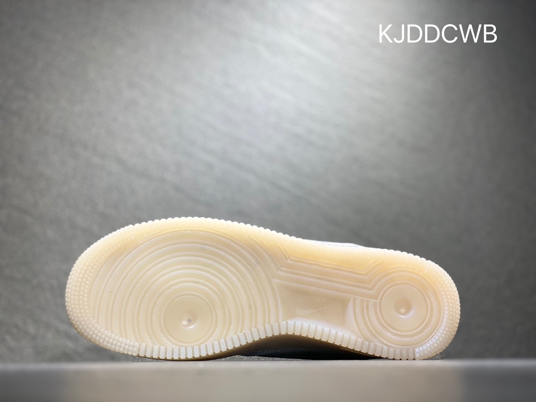 240 Nike Air Force 1 空军一号  AA1117-188