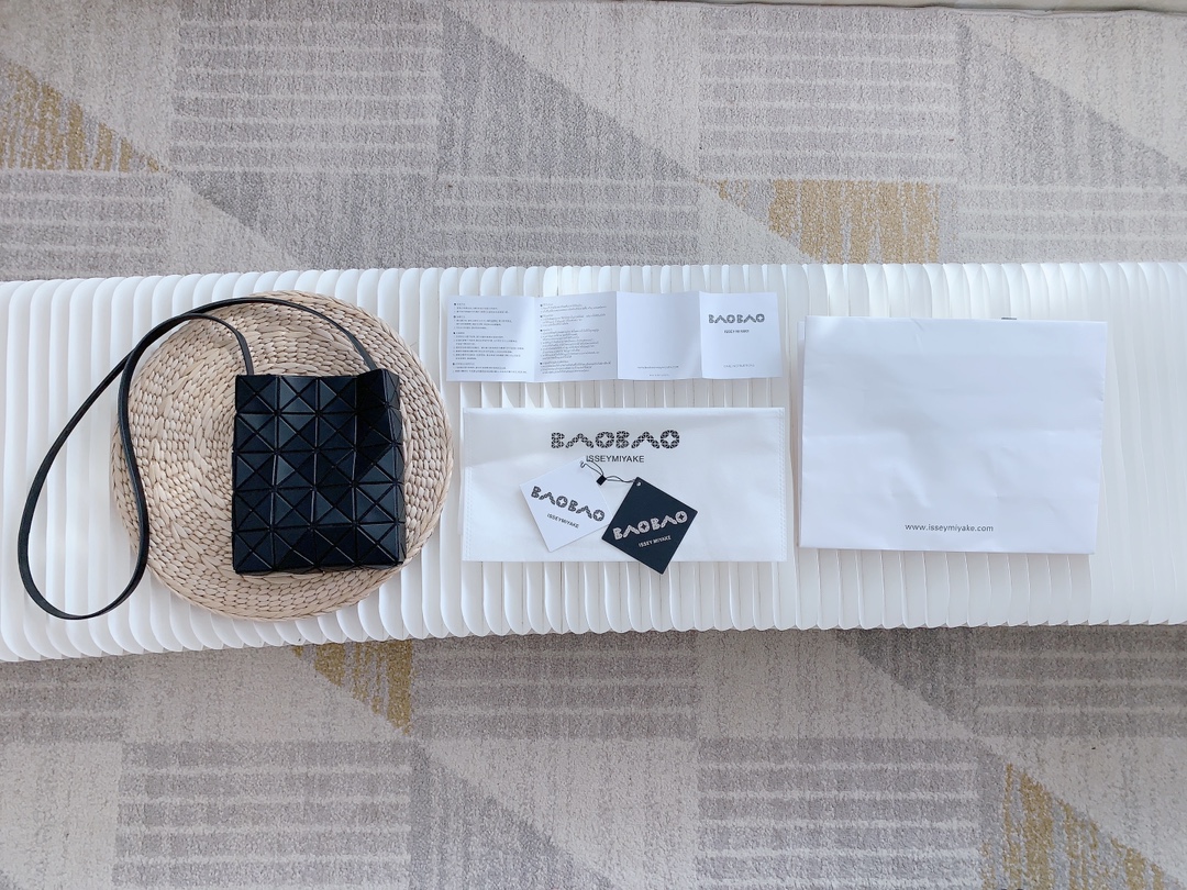 Issey Miyake BAO BAO Box Bag - Matte Black, Adjustable Straps 4 i1669794061 2123 1