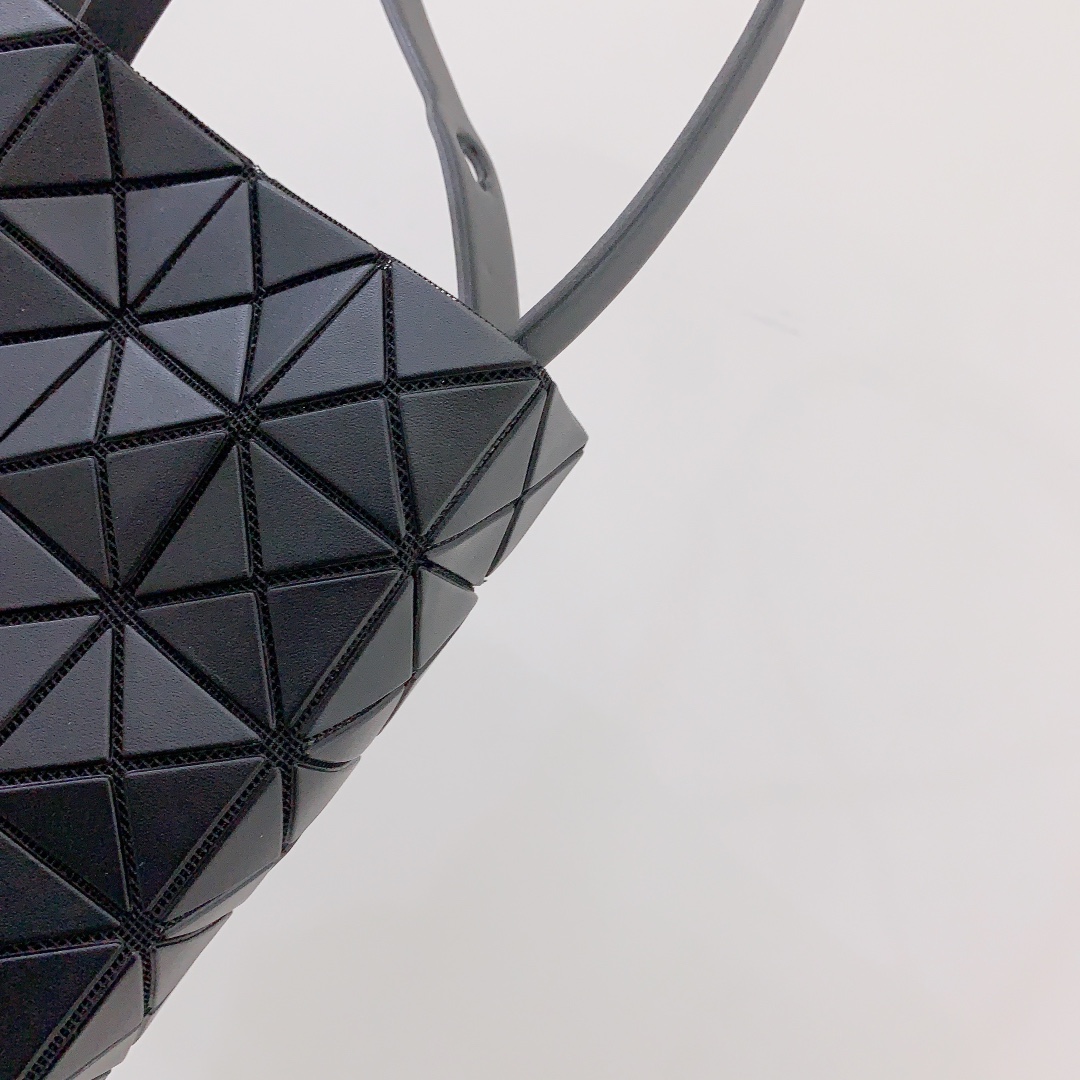 Issey Miyake BAO BAO Box Bag - Matte Black, Adjustable Straps 7 i1669794061 4195 5