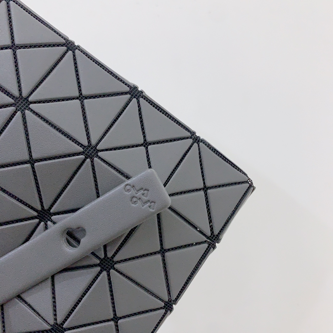 Issey Miyake BAO BAO Box Bag - Matte Gray, Adjustable Straps, Magnetic Closure 9 i1669794420 2531 7