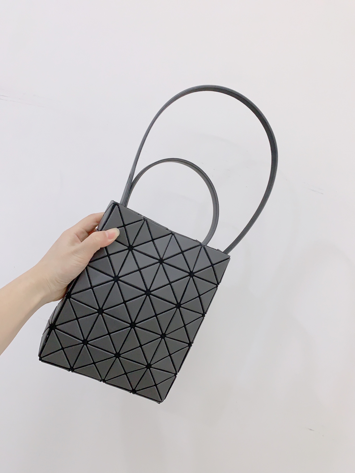 Issey Miyake BAO BAO Box Bag - Matte Gray, Adjustable Straps, Magnetic Closure 3 i1669794420 3895 0