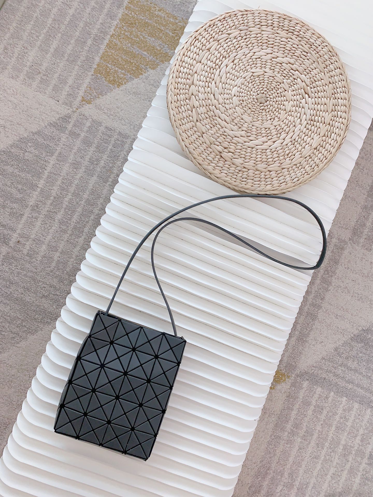 Issey Miyake BAO BAO Box Bag - Matte Gray, Adjustable Straps, Magnetic Closure 5 i1669794420 9762 2