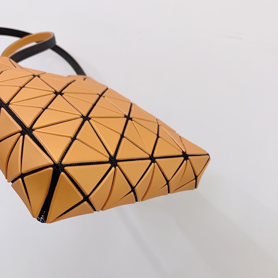 Issey Miyake BAO BAO Matte Orange Box Crossbody Bag BB23 5 i1669794758 7548 3