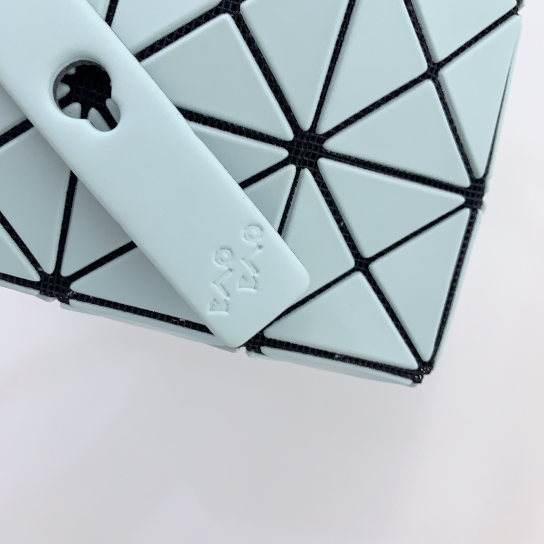 Issey Miyake BAO BAO Box Crossbody Bag - Water Blue Geometric Design 7 i1669795426 4215 7