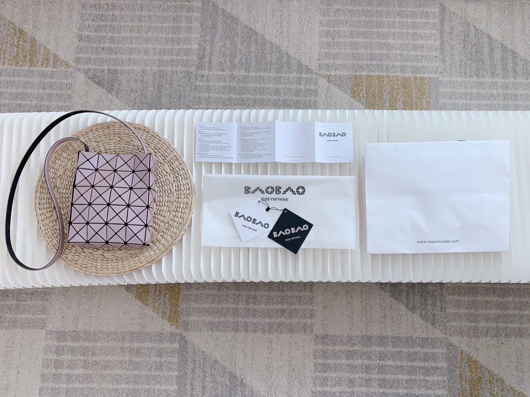 Issey Miyake BAO BAO Box Bag - Matte Pink Geometric Shoulder Bag 4 i1669795678 9850 0