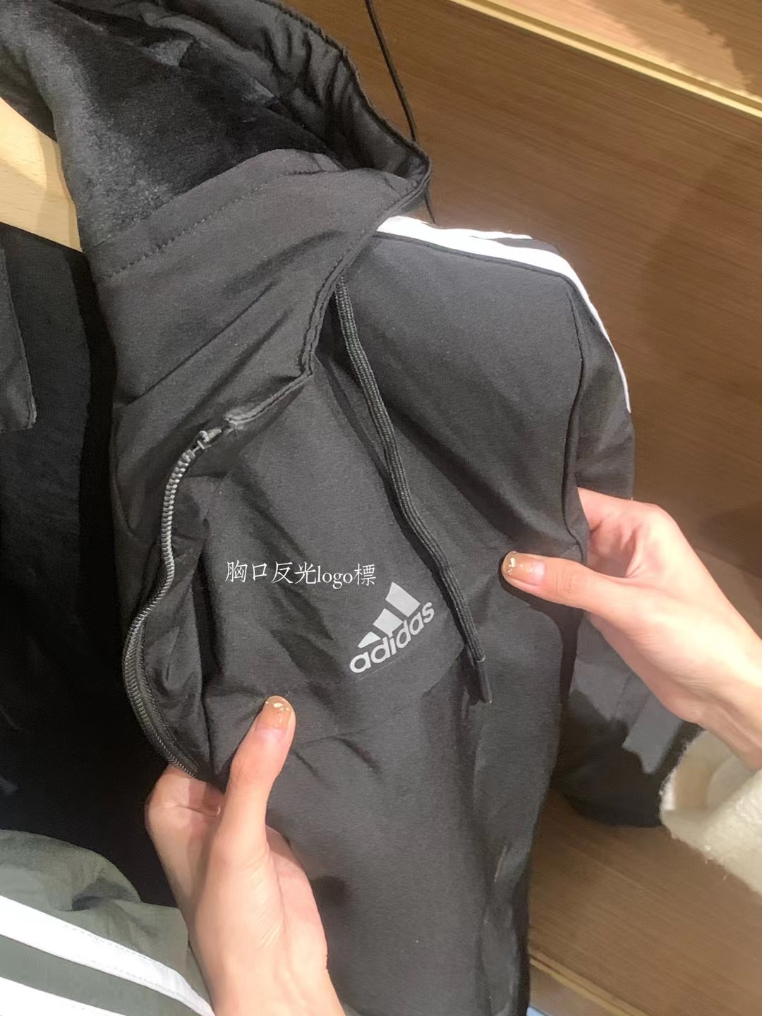 ▪️一件外套价买棉衣
▪️内里统统是水貂绒 

三层保暖 南方直接可以过冬的
北方也可以加一个厚毛衣 
明年还可以继续穿 蓬松度保暖性都没话说
这么大一件棉衣才¥
真的没有拒绝的理由
年底都是工厂的清仓价格
真心真心划算