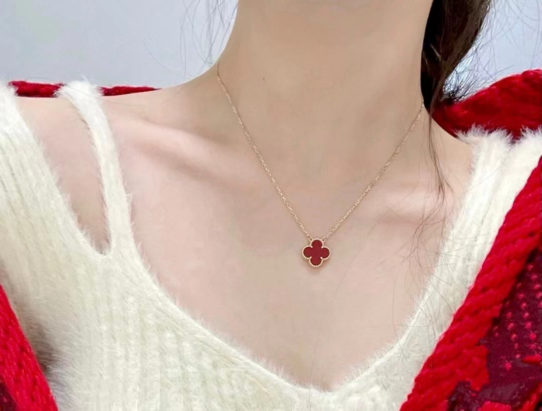 Carnelian Four-Leaf Clover Necklace - Comprehensive 4