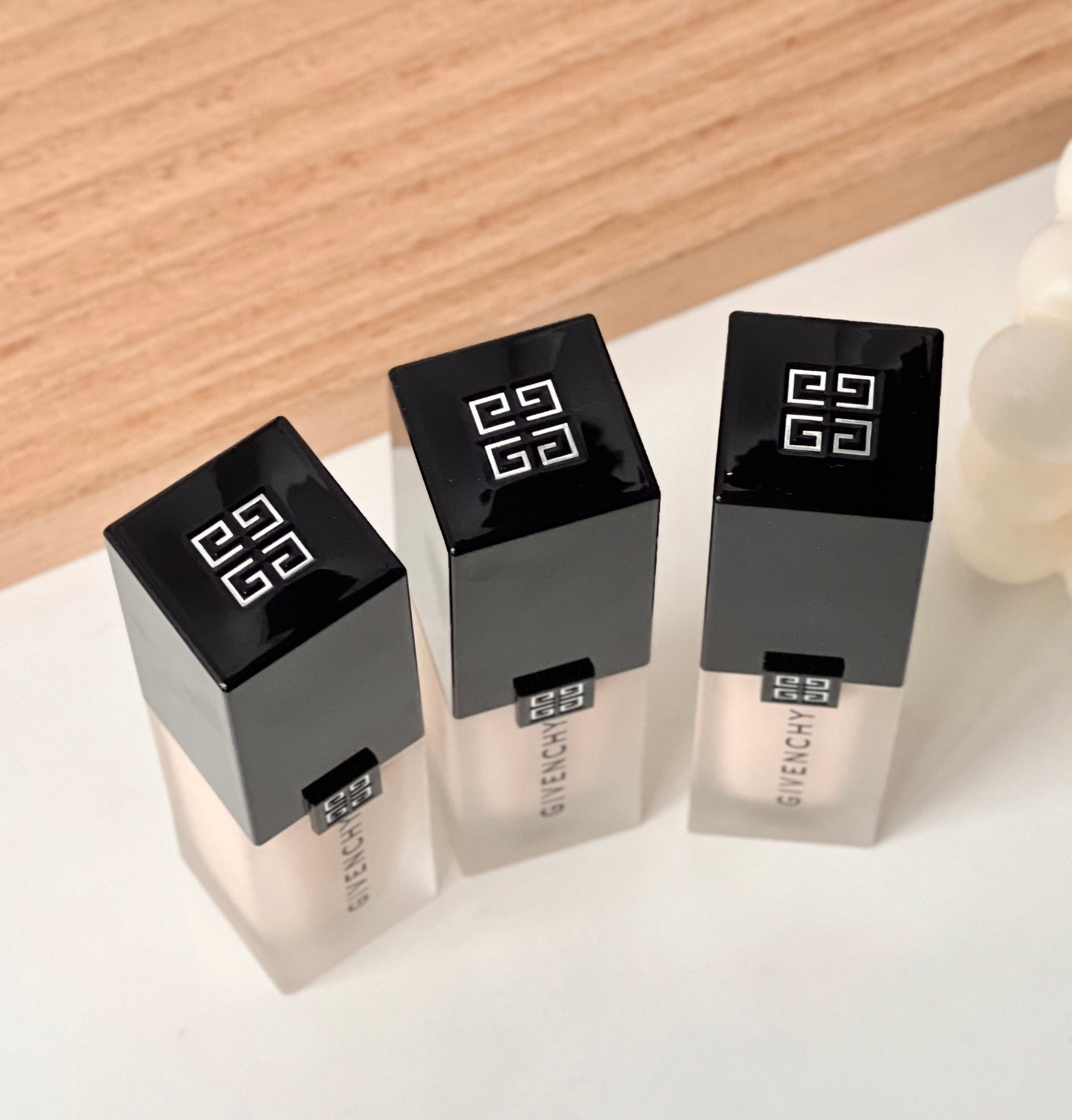 纪梵希柔雾粉底液30ml 5