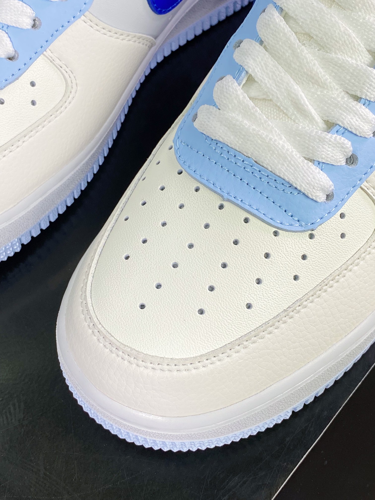 240 Air Force 1'07 Low”lvory Hyper Royal”空军一号经典低帮“皮革米白蓝”FB1844-222