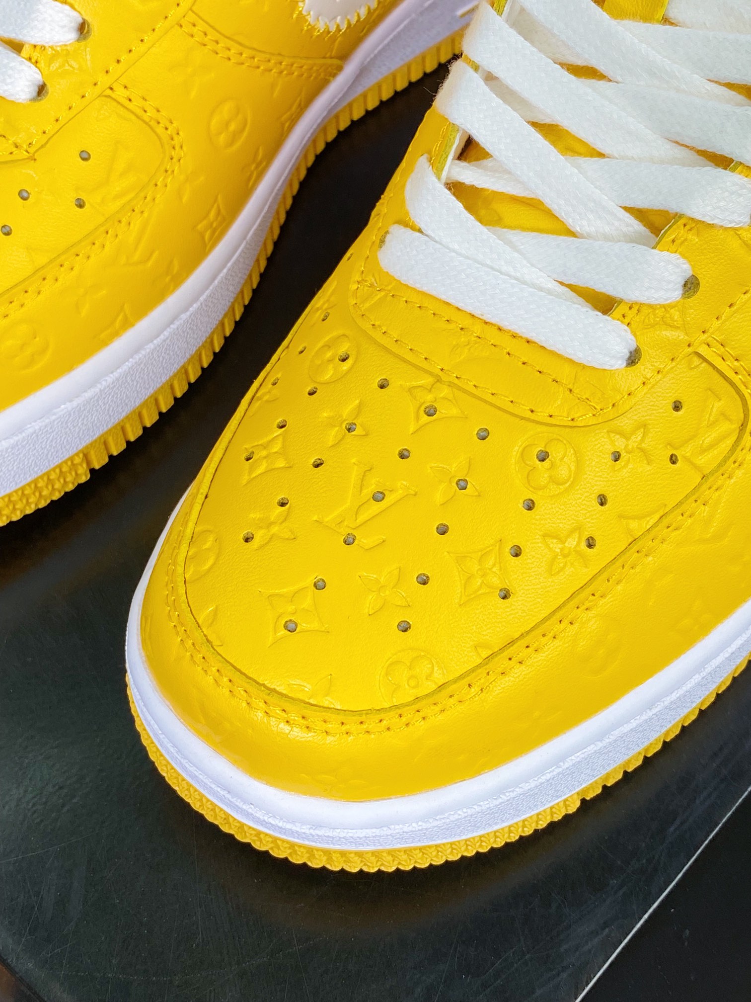 280 Air Force 1'07 LV8 Low”Red/White/Black/LV Monogram”空军一号系列低帮AEU3BM16M693-1A9V86