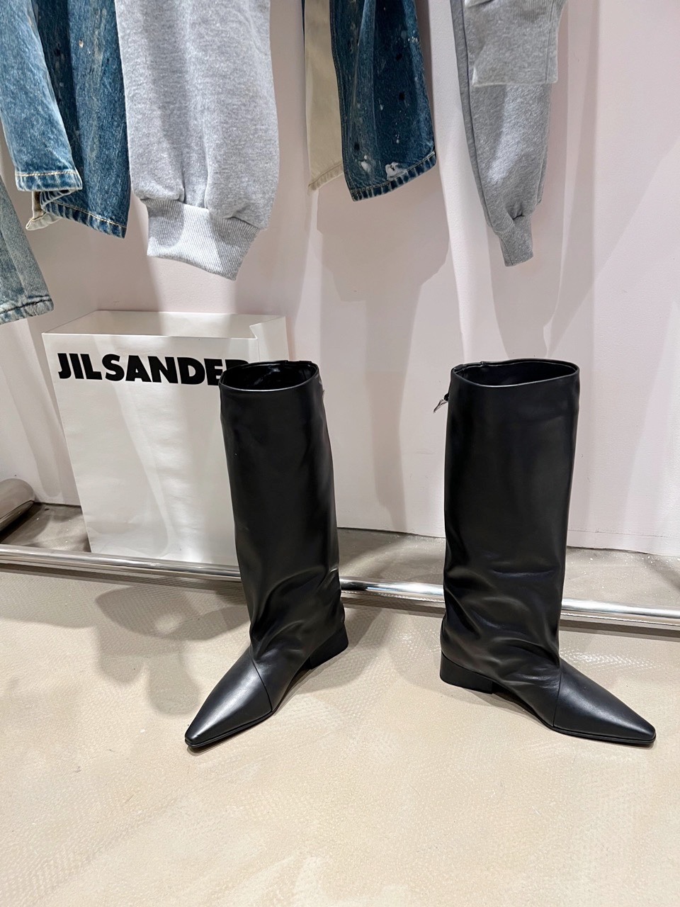 Stylish Retro Long Boots for Autumn/Winter 2022: The Attico Collection - 图片 4