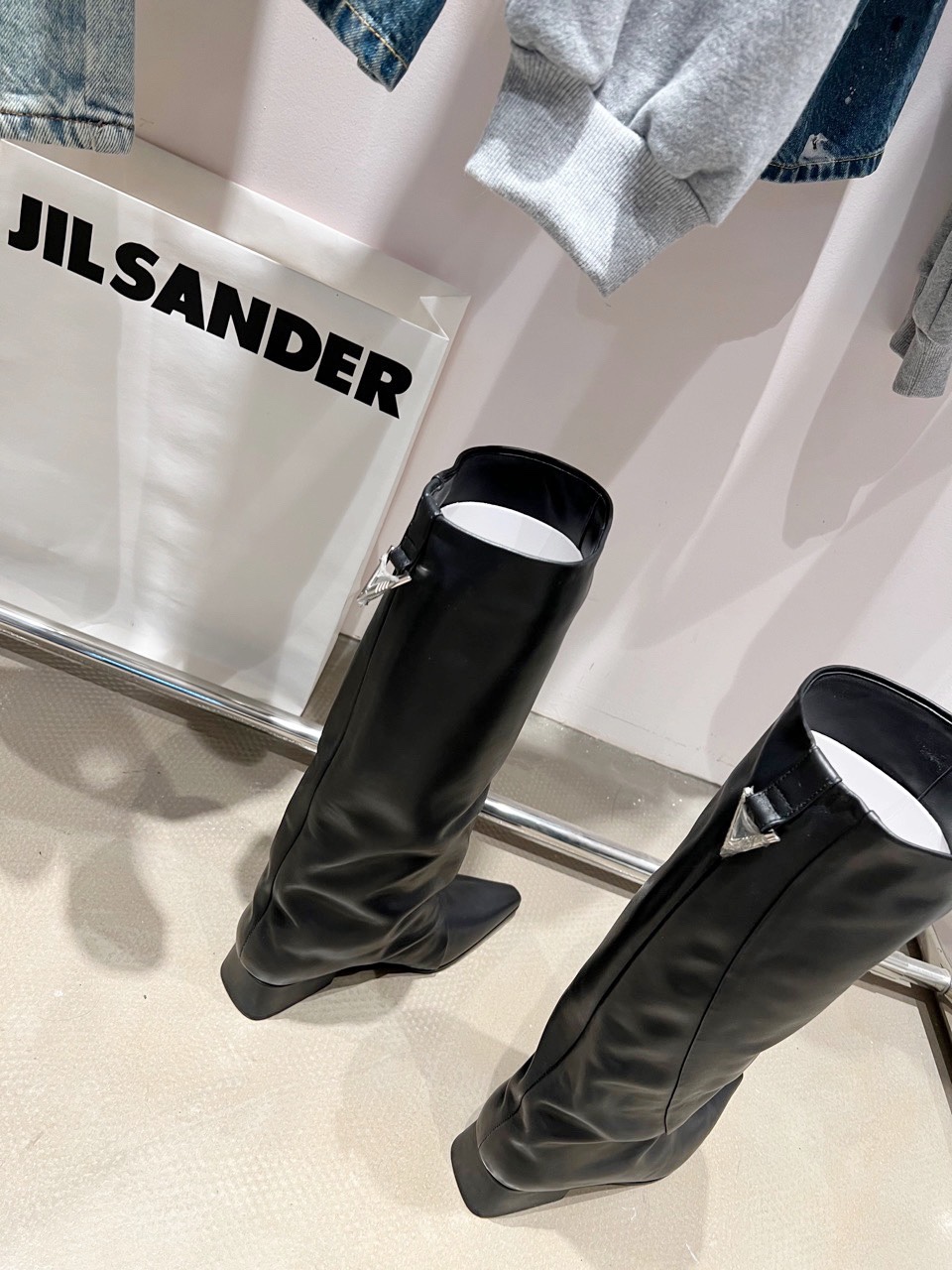 Stylish Retro Long Boots for Autumn/Winter 2022: The Attico Collection - 图片 7