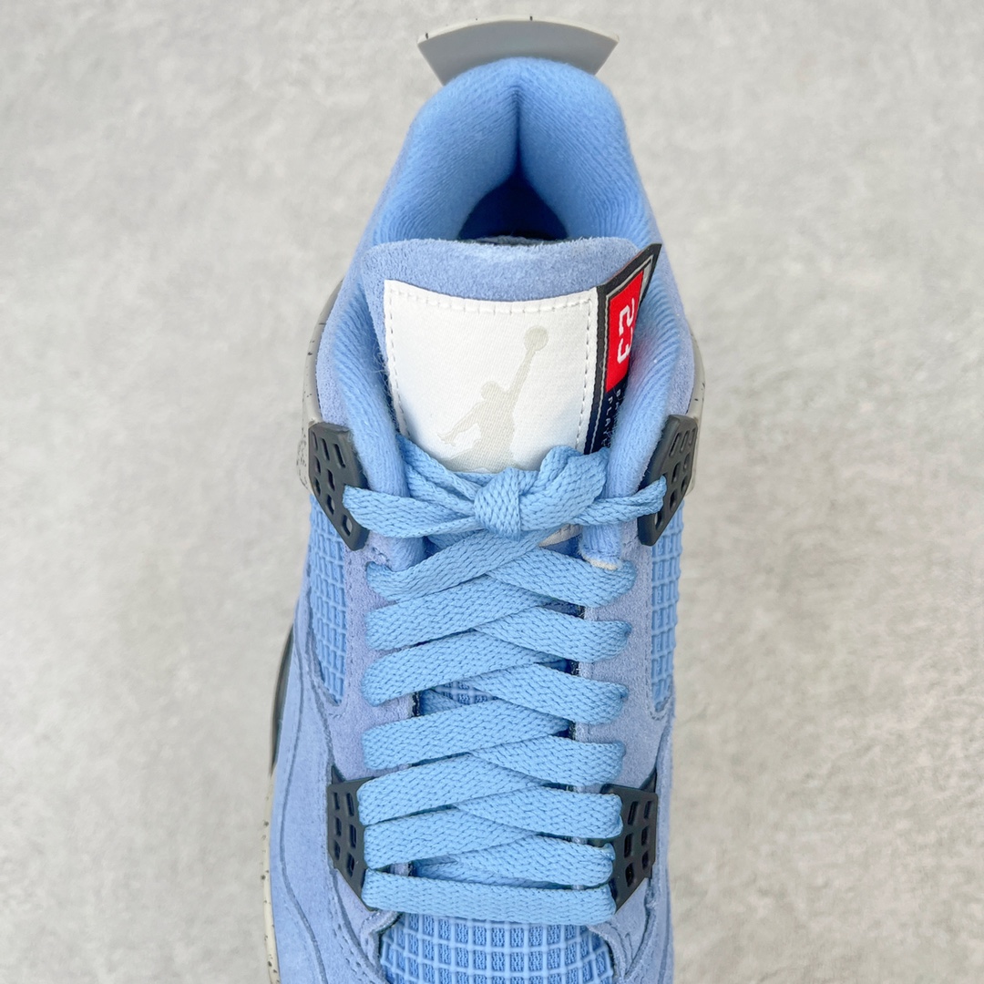 图片[5]-💰460 ＃GX Air Jordan AJ4 Retro SE \”University Blue\”大学蓝 货号：CT8527-400 圈内最强四代 独家外贸特供尺码含 45.5 49.5 50.5 耗时半年巨作 全套原纸板楦头开发 原厂特供皮料加持 确保原汁原味 完美呈现四代版型 一比一鞋头弧度高度鞋身弧度 数据细节工艺流程均保持原鞋一致 原厂TPU网格鞋带扣 正确内里网布 菱角分明不变形无多余毛边 柔软性质感一致于原鞋 市场唯一原厂鞋扣模具 背面可见隐藏注塑口 原厂织唛标 原厂飞人电绣工艺 尾指中部跳三针 独家绑鞋带手法 印刷中底布 四线拉帮 米色美纹纸贴合固定 进口港宝加持 后跟自然饱满 全鞋荧光划线卡点 追求极致完美 每一双都是工艺品 多重QC质检 超越公司货的品控标准 实实在在的免检产品 尺码：40 40.5 41 42 42.5 43 44 44.5 45 45.5 46 47.5 48.5 49.5 50.5 编码：by5936030-运动鞋