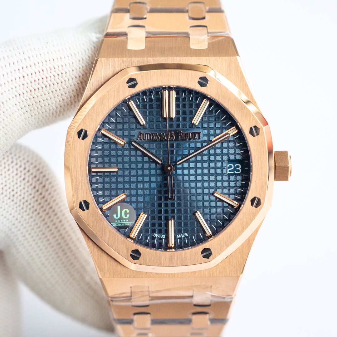 NO:143525,The latest Audemars Piguet Royal Oak 50th Anniversary 15510ST is the strongest steel king. The appearance is still the highly recognizable gold octagonal porthole bezel, the new and fine full three-dimensional gold logo logo and midnight blue dial, the color is deeper, the back is transparent, and the imported CALIBRE4302 movement is paired with the latest 50th anniversary hollow rotor, which is more stable and has a strong power reserve. The case made of stainless steel is polished with brushed technology on the sides and front, which is resistant to fabric and scratches. The 41X10.5mm watch is more in line with the needs of Volkswagen men. The tank track-shaped strap is delicately brushed and not sharp, the surface is clear in brushed, and the overall finish is carefully polished. The head of the strap is connected to the head of the watch, which is consistent with the genuine product, bringing a more exquisite wearing experience. The strength interpretation is the defending 