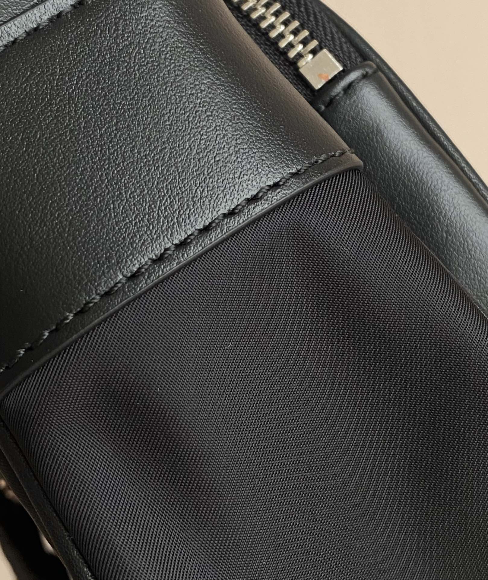 Horseferry Print Pouch in Recycled Nylon and Calf Leather 7 i1669886046 2496 5