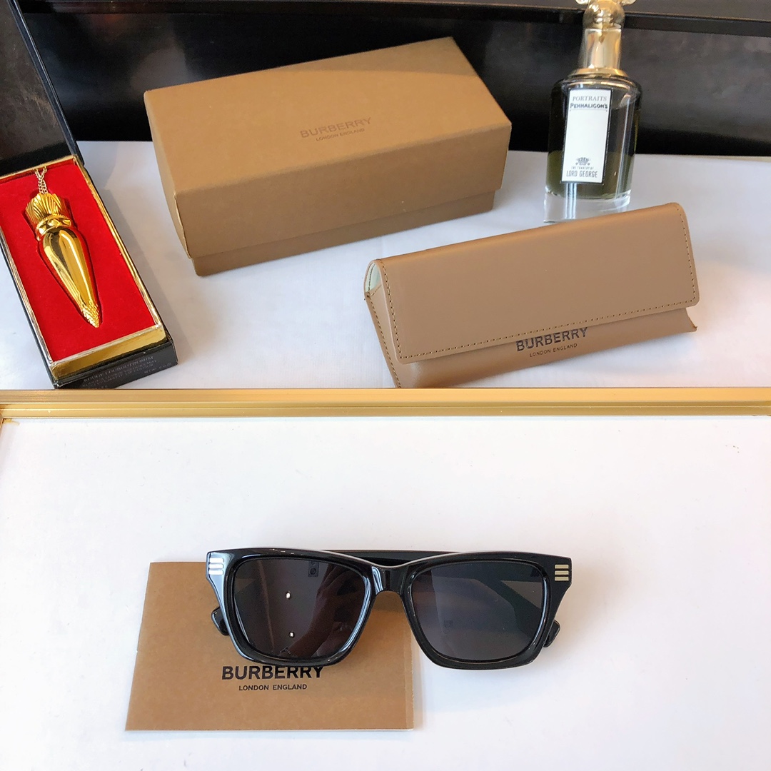 Burberry巴宝莉立体小框男女通用太阳眼镜