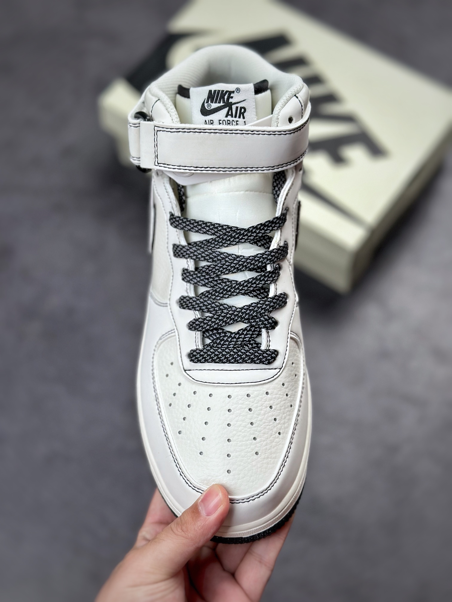 250 Nike Air Force 1 Mid Undefeated 夜魔侠GB5969-001