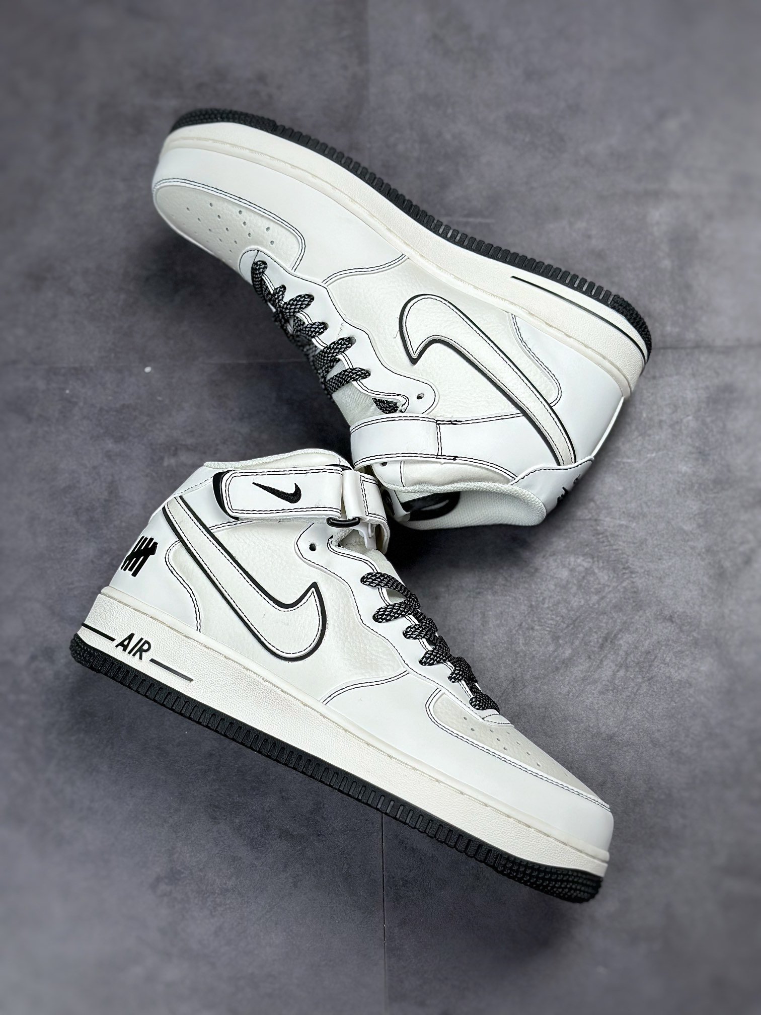 250 Nike Air Force 1 Mid Undefeated 夜魔侠GB5969-001