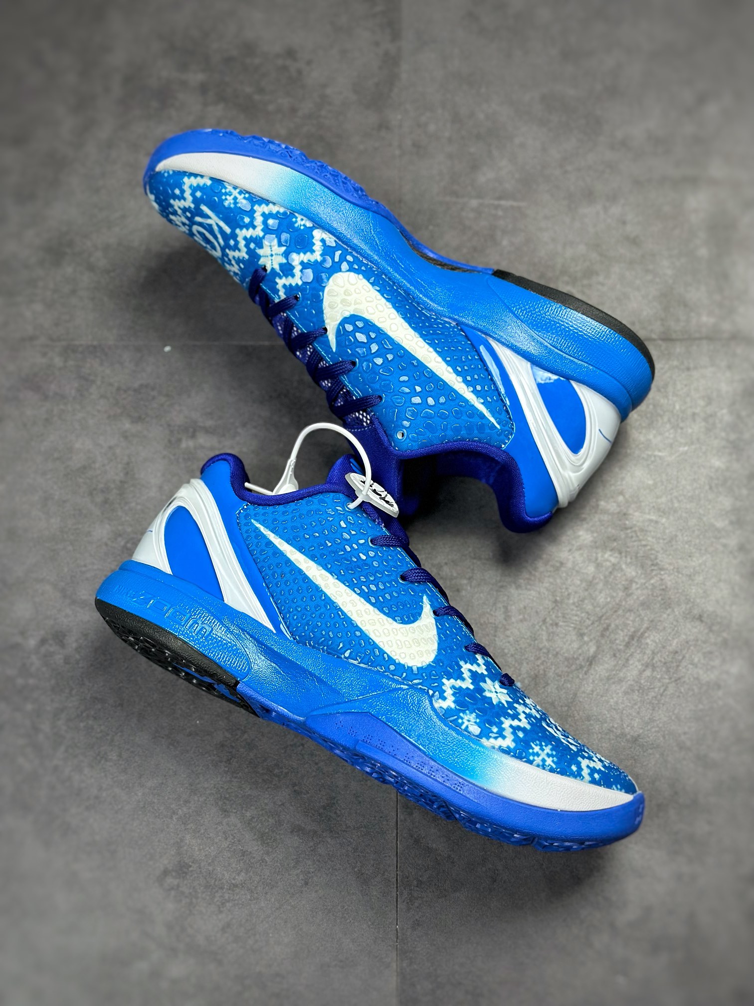 300 Nike Kobe 6 Protro 耐克 科比6代 低帮白蓝 CW2190-111