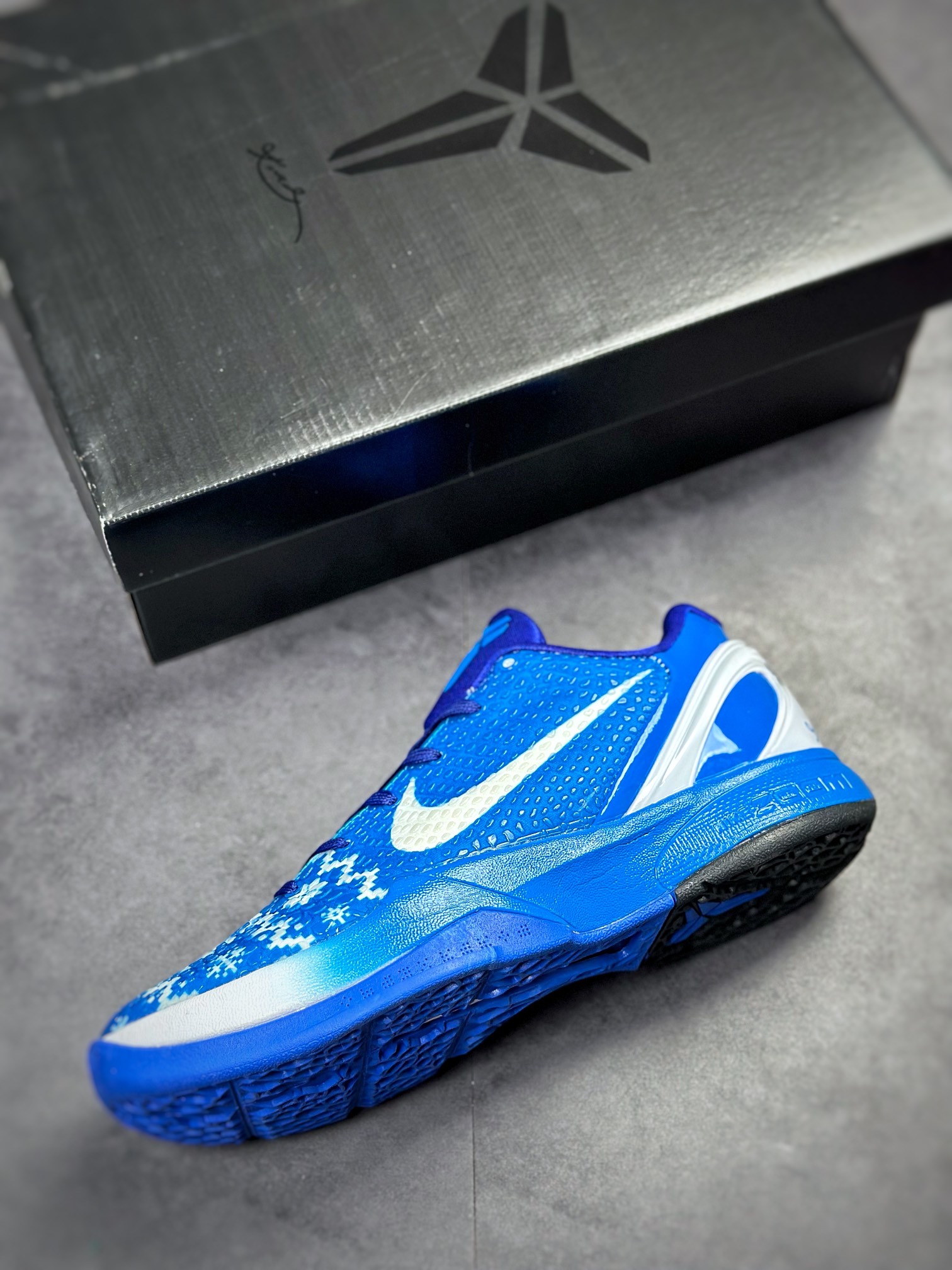 300 Nike Kobe 6 Protro 耐克 科比6代 低帮白蓝 CW2190-111