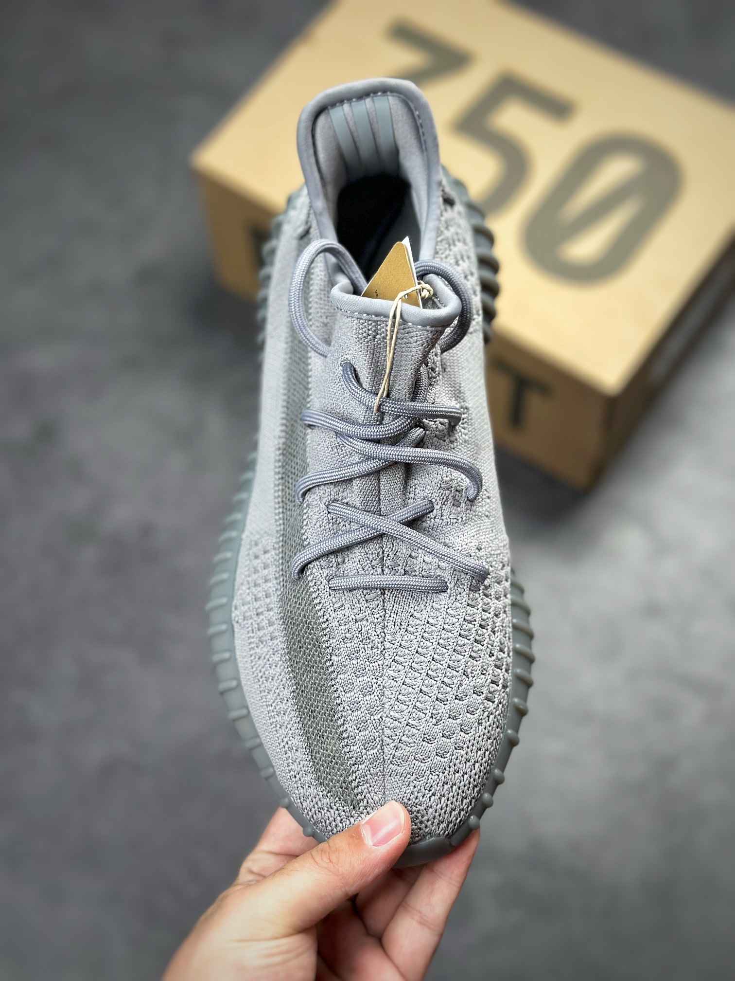 Yeezy 350 Boost V2 ”Space ash” space gray IF3219