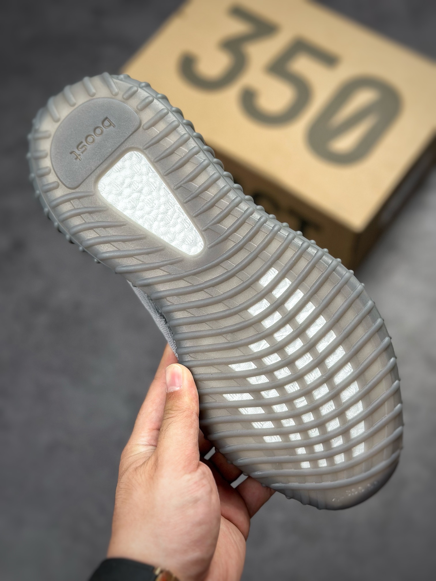 Yeezy 350 Boost V2 ”Space ash” space gray IF3219