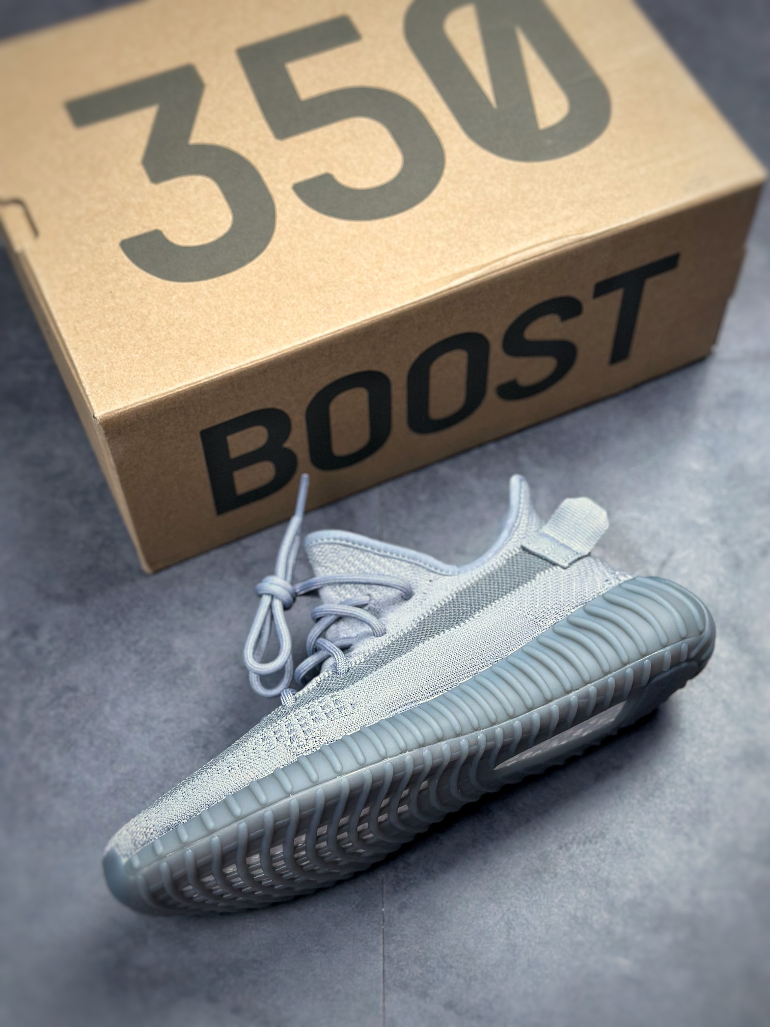 Yeezy 350 Boost V2 ”Space ash” space gray IF3219