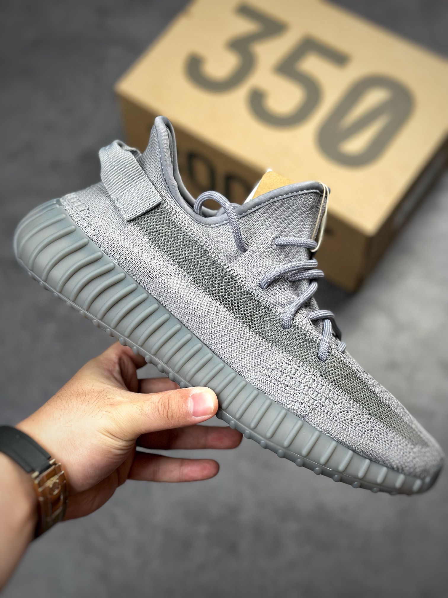 Yeezy 350 Boost V2 ”Space ash” space gray IF3219