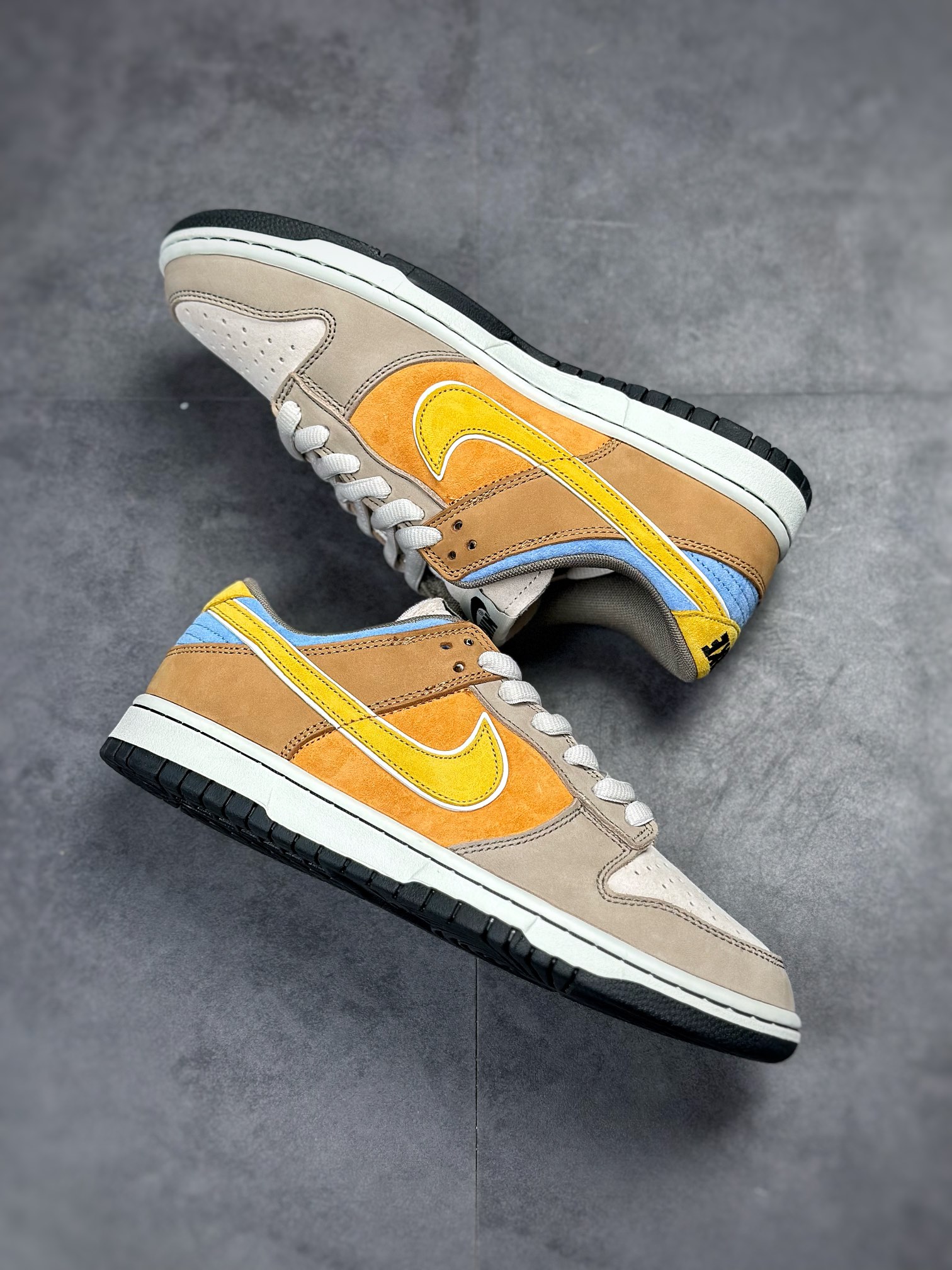 300 Otomo Katsuhiro x Nike SB Dunk Low ”Steamboy OST” 大友克洋 LF0039-018