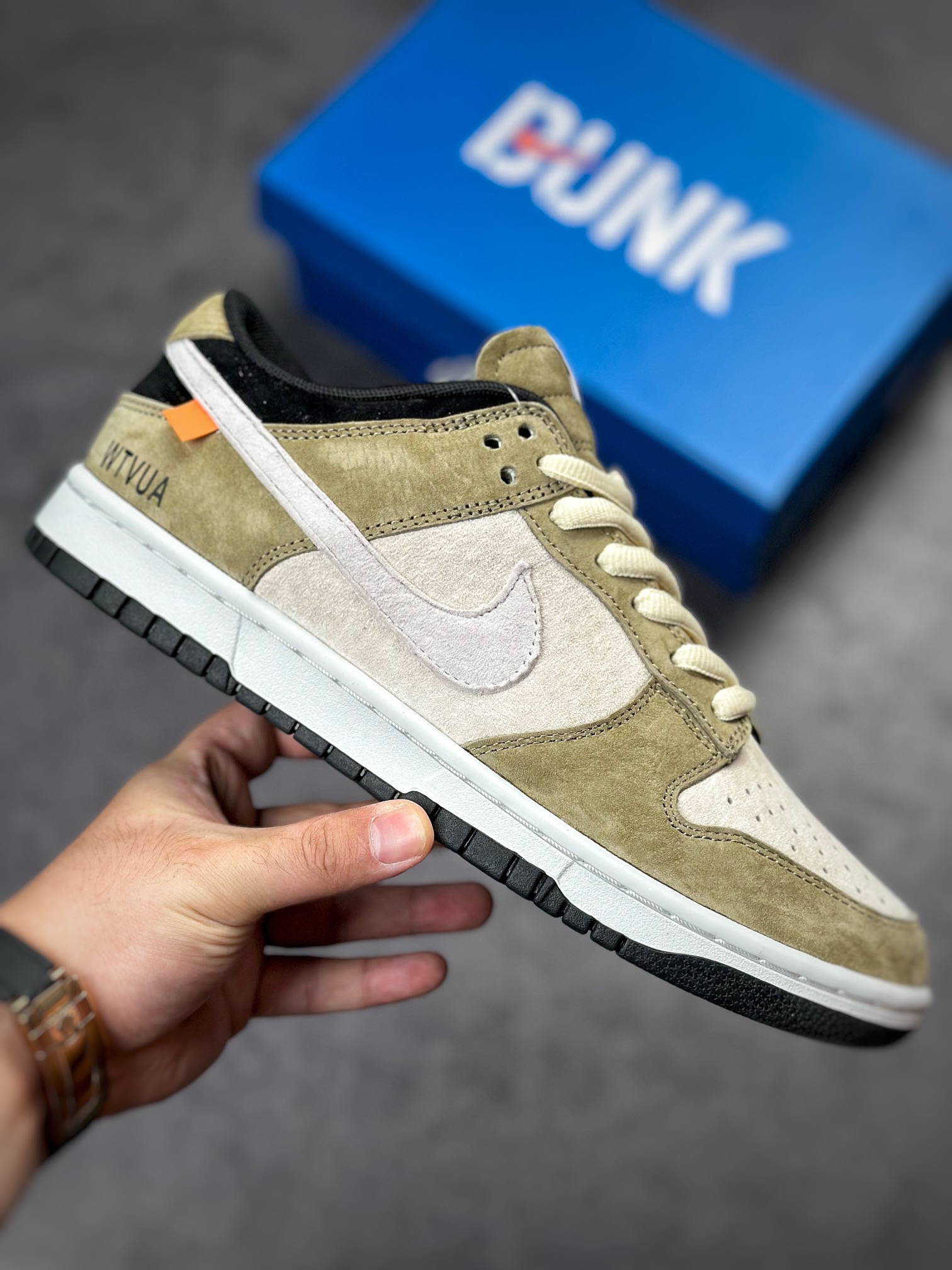 Nike SB Dunk Low Suede Army Green Gray WT1233-028