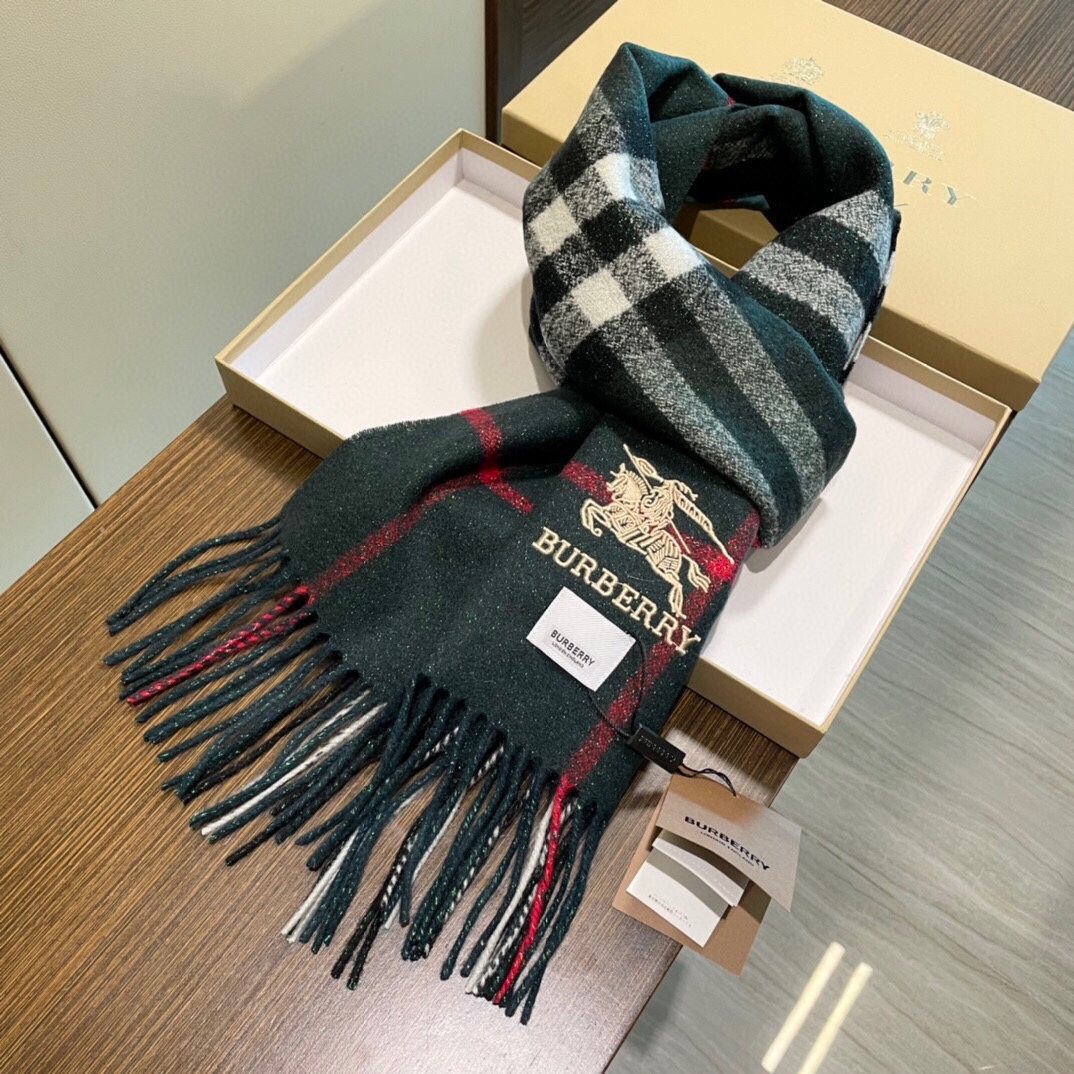 Burberry Exports British Orders with Advanced OEMs and Gold-Flushed Turbans - 图片 4