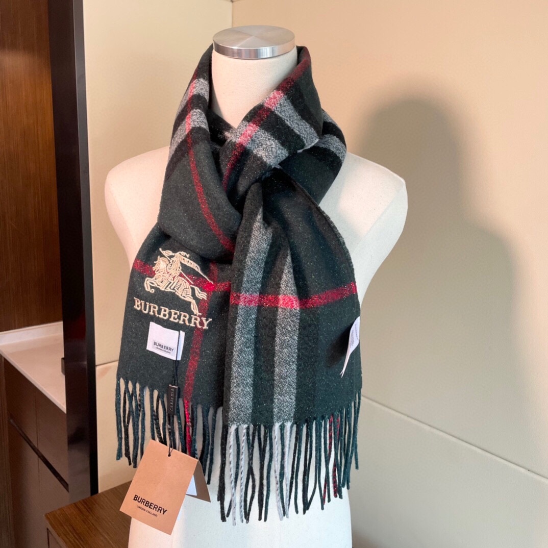 Burberry Exports British Orders with Advanced OEMs and Gold-Flushed Turbans - 图片 8