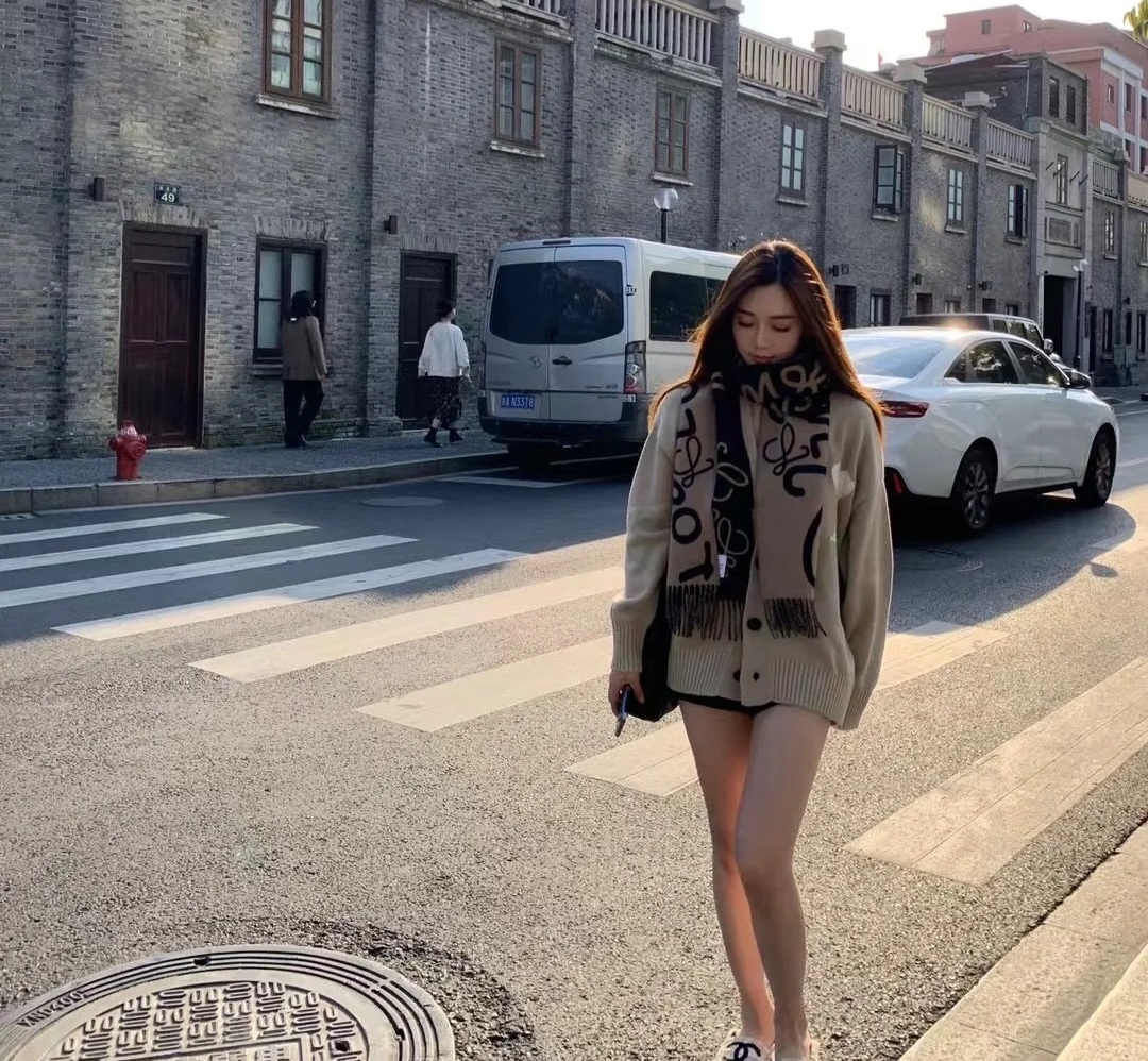 NO:162976,A famous actress!  I won’t say much about this color, I’ll force the main color!  , Ordinary scarf19860909批 当家花旦色！这个颜色就不多说了,强推主色！,普通围巾,scarf