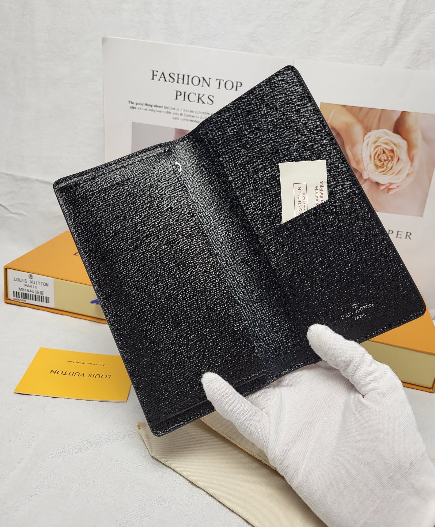 Leather bifold wallet - Color options