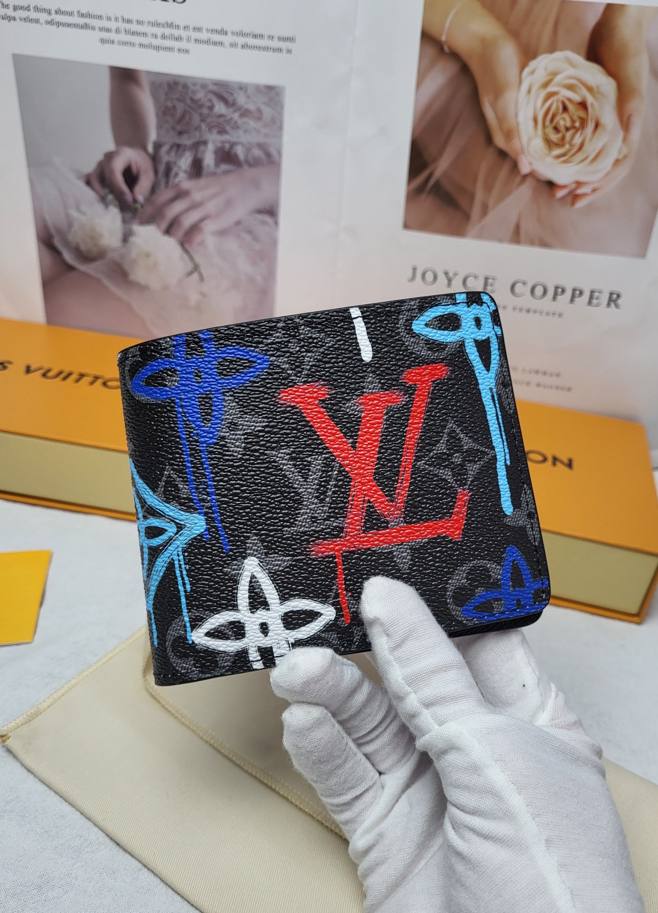 Leather bifold wallet dimensions